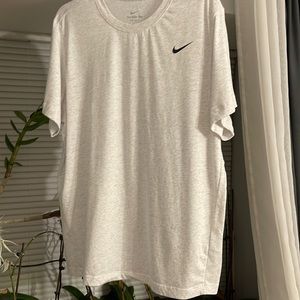 NIKE TEE SHIRT